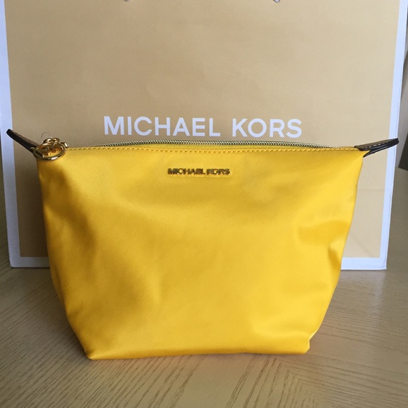 🎉2X HOST PICK 🎉 Michael Kors Citrus Travel Pouch - Picture 9 of 9